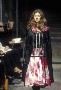 marni-fw-1998-2.thumb.jpg.b731fa351f98574b0d107a5860c8239b.jpg