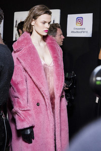 max-mara-bks-g-rf18-9094.thumb.jpg.8e4960b8c16a01fc0cad960ee3421fe6.jpg