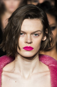 max-mara-clpi-rf18-3239.thumb.jpg.020f2ce1a40f7964e064e87c52347085.jpg