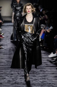 max-mara-rf18-2807.thumb.jpg.f038768f99b05b6cc4fbec1ced4de4fd.jpg
