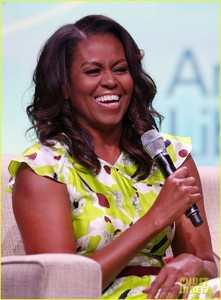 michelle-obama-opens-up-about-time-in-the-white-house-03.jpg