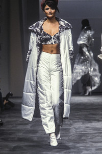 missoni-fw-1995-3.thumb.jpg.6386077d463b3442a29a02fbd612ae35.jpg