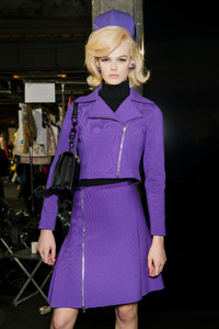 moschino-bks-v-rf18-3810-3687.thumb.jpg.00b4719218b88ec3a14dbfe8e6687902.jpg