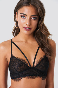 nakd_scalloped_lace_strap_bra_1013-000230-0002_01a.jpg