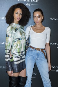 noemie-lenoir-bonjour-paris-h-m-flagship-opening-party-in-paris-0.jpg