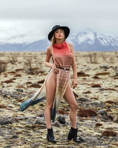 saraunderwood_33937827_273771973361050_8162795769380732928_n.thumb.jpg.dc0b06884dcbfec7e248d7880b46c32b.jpg