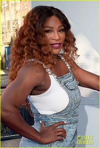 serena-williams-stops-by-womens-tennis-association-event-in-london-07.jpg