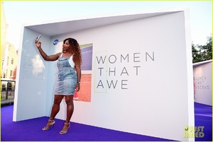serena-williams-stops-by-womens-tennis-association-event-in-london-09.jpg