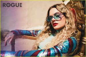 tove-lo-rogue-magazine-june-2018-07.jpg