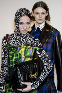 versace-bks-z-rf18-7282.thumb.jpg.1f6a6cce5d0d6d1e838d2e9a50fada7b.jpg