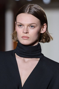 versace-clp-rf18-3360.thumb.jpg.1b4cd592f8b0cb5ecfe01ee2844e835d.jpg