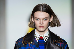versace-clpa-rf18-5649.thumb.jpg.403c3c5f8ed923ddc70fe35461a95a05.jpg
