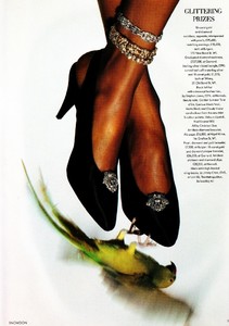 vogue_uk_oct_1989_46.thumb.jpg.3f39a85c44f239fb65380d19bfe2b507.jpg