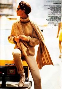 vogue_uk_oct_1989_6.thumb.jpg.53a0de071ea2d89c5a384b624b9db5c5.jpg