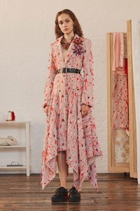 04-alexander-mcqueen-resort-2018.thumb.jpg.1b89313cc86148f54c7c9bd906a59493.jpg