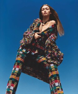 05_Woman_MISSONI_FW1819_Low.thumb.jpg.2f4cdd4211748a6cce9dbb888f28718a.jpg