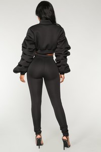 06-12-18_Studio1_FN30421_Black_1480.jpg