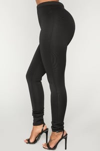 06-12-18_Studio1_FN30421_Black_1486.jpg