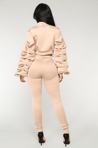 06-12-18_Studio1_FN30421_Taupe_1512.jpg