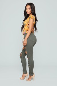 06-26-18_Studio_2_11-35-02_PT7034PR688_Mustard0496_AG_be4b2b93-77a0-4400-8cdd-aa8803c07beb.jpg