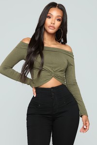 06-26-18_Studio_2_11-42-25_JT31004L_Olive0425_AG.jpg