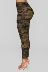 06-26-18_Studio_2_14-36-26_LP088CAMO_Olive0463_AJ.jpg