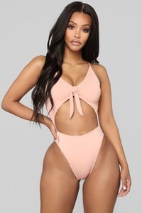 06-28-18_Studio_2_09-06-43_1791_Blush0483_JF.jpg