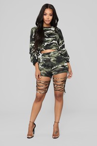 06-28-18_Studio_2_11-23-20_FN30353_Camouflage0989_AJ.jpg