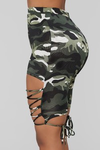 06-28-18_Studio_2_11-25-11_FN30353_Camouflage1003_AJ.jpg