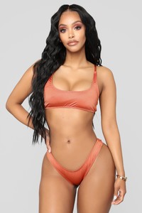 06-29-18_Studio_2_10-56-54_UNMARKED_SUIT_ORANGE0521_CC_1__AJ.jpg
