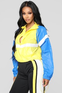 07-05-18_Studio_2_11-04-54_TGI1239_Yellowcombo0466_AJ.jpg