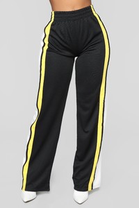 07-05-18_Studio_2_11-06-03_PGI1306_BlackYellow0474_AJ.jpg