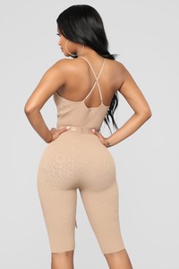07-09-18_Studio_2_1414_Khaki_335211-01_AM__NT.jpg
