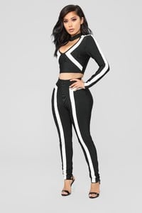 07-10-18_Studio_2_15-21-47_1232667FN_BlackWhite0648___MAKE_UP_STAIN_4__NT_JL.jpg