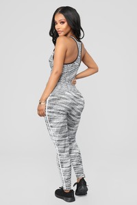 07-11-18_Studio_2_11-07-55_YPS706_Black0502_NT.jpg