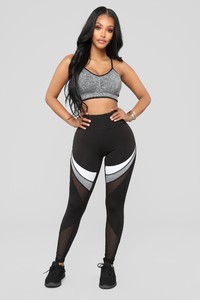 07-11-18_Studio_2_11-21-26_YP709_Black0423_NT.jpg