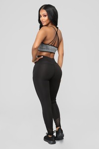 07-11-18_Studio_2_11-22-21_YP709_Black0433_NT.jpg