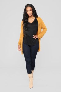 07-13-18_Studio_2_14-01-10_9302WY_Mustard0437_NT.jpg