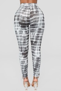 07-18-18_Studio_2_LP088TIEDYEA_Charcoal_377210-24_AM_Underwear_NT.jpg