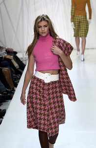 1024535299_CustoBarcelonaFW2001NYFW2.thumb.jpg.92d2fa6e4f1eeec254d7c27d424386da.jpg