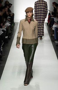 1026939786_ChompolSerimontFW2001NYFW1.thumb.jpg.813da1053f55d2e27b6a17c0993105c7.jpg