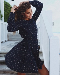 revolve - BcaTq8sDuVA.jpg