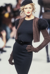 1193034989_Krizia1995WomenRTW136.thumb.jpg.a672b8e30c220baeb892af108b95dfb3.jpg
