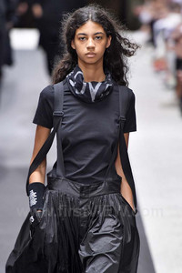 1235751602_AdidasY-3SS2019PFW3.thumb.jpg.5aa7d8efa4de5f70aa7acb4ebfcbe336.jpg