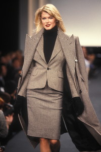 1241337228_RalphLauren1995WomenRTW27.thumb.jpg.3b9b97d1d0d5c26d313248d6de761924.jpg