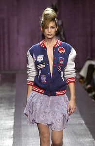 1301616640_CatherineMalandrinoFW2001NYFW11.thumb.jpg.bb856faa9970c7a250384c776dc76650.jpg