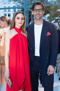 Olivia+Palermo+Valentino+Front+Row+Paris+Fashion+D6HTEHQudNdx.jpg