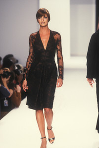 1367373257_IsaacMizrahi1996WomenRTW91.thumb.jpg.17652ef5846f9da0717f6c6fb7517579.jpg