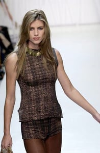 1372462461_CustoBarcelonaFW2001NYFW6.thumb.jpg.df70570b061556844493f0c2ae07eb27.jpg