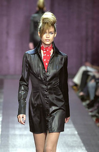 1491946664_CatherineMalandrinoFW2001NYFW14.thumb.jpg.f023c1a7c4a98aa9075ab2e9e8952a46.jpg